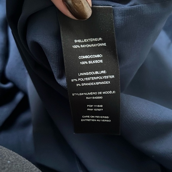 Alice + Olivia Odette Flutter Sleeve Navy Dress - Picture 5 of 8